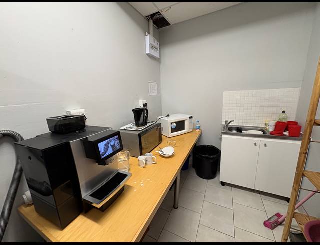 401M² OFFICE TO LET IN FORESHORE